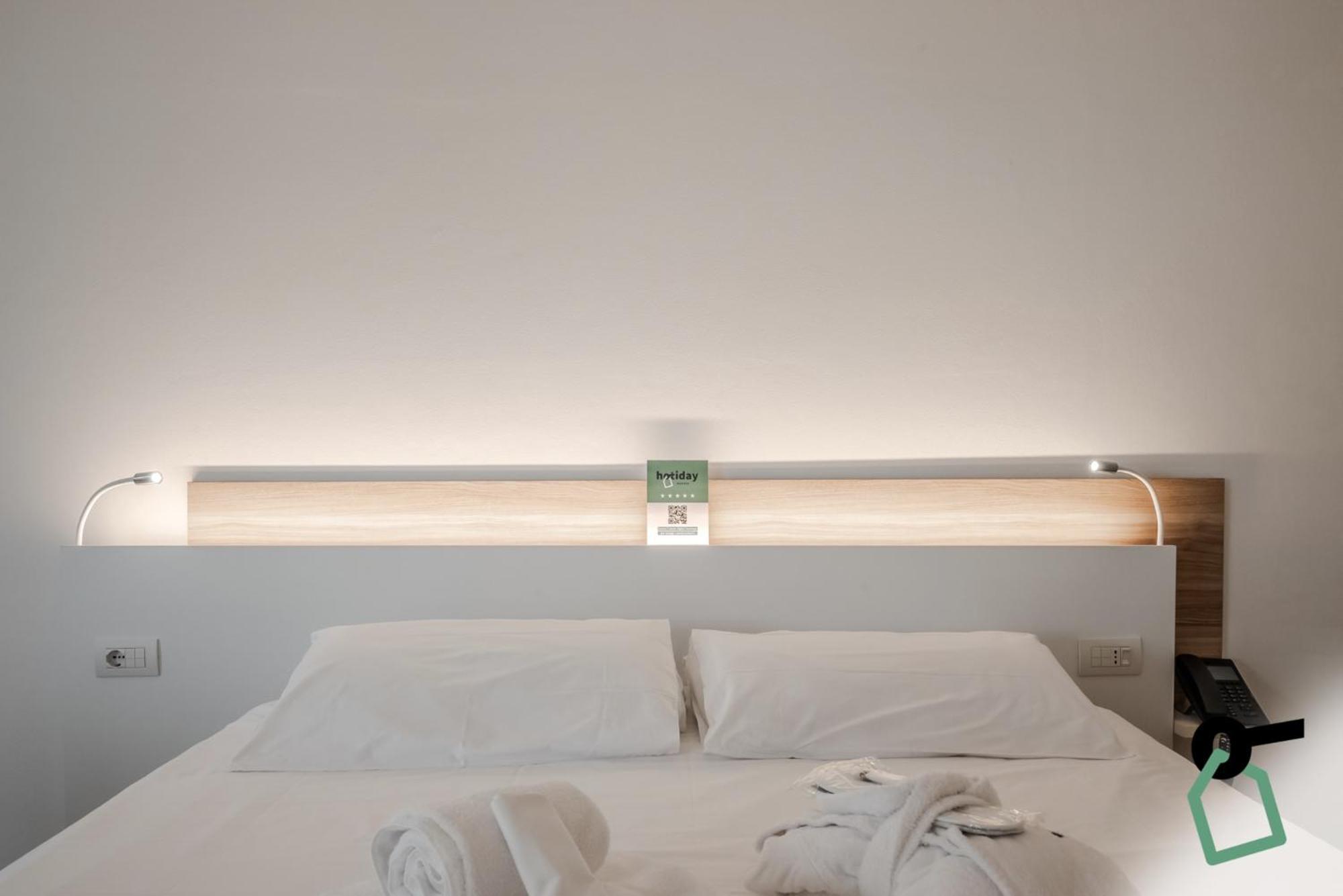 Hotiday Room Collection - Tirrenia Exterior foto