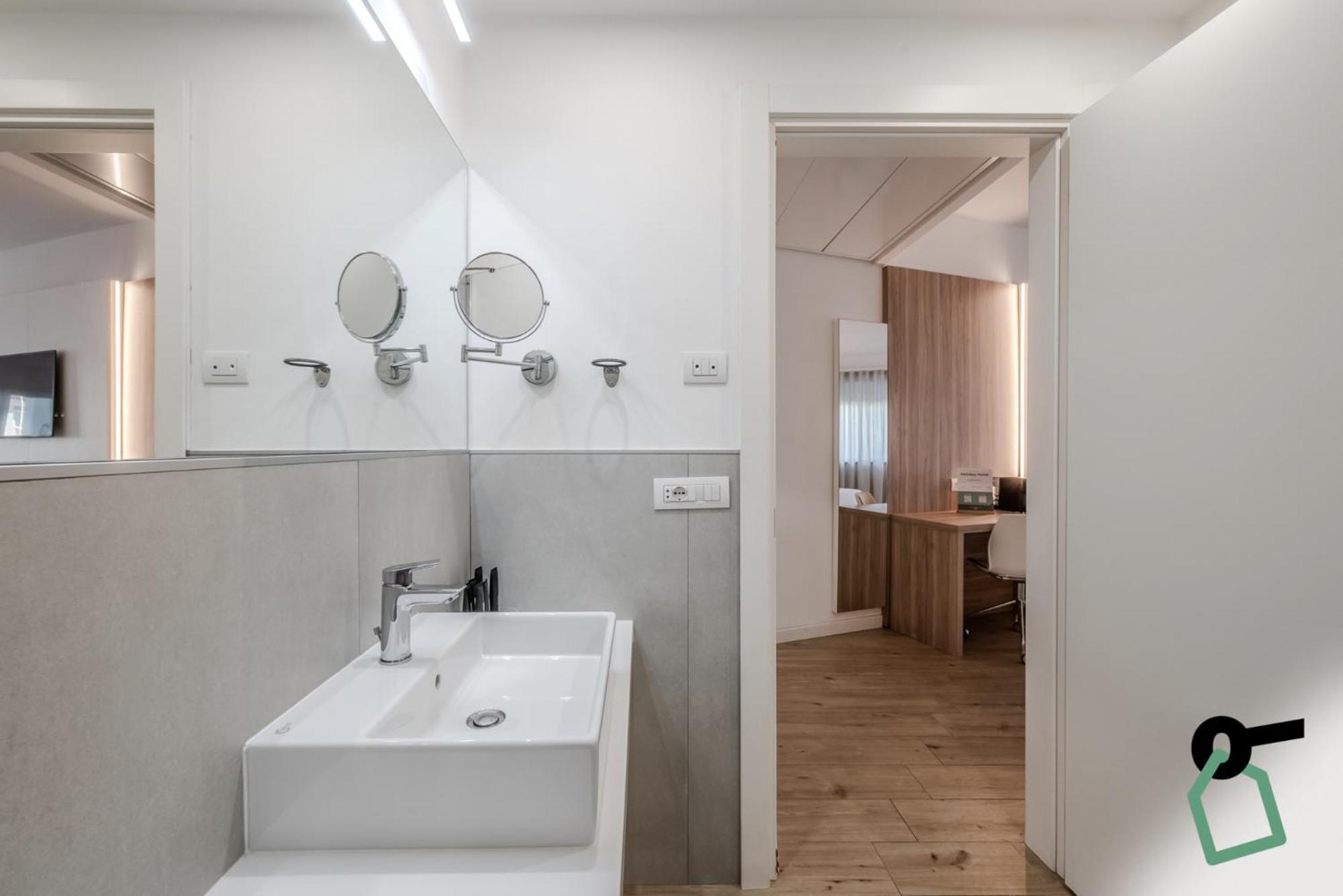 Hotiday Room Collection - Tirrenia Exterior foto